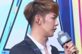 汪东城晒短发自拍精神帅气 对镜头摆pose魅力十足，帅气视频封面