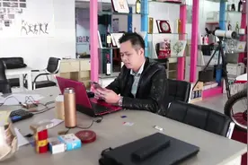 很多企业为什么要员工进厂身份证必须有磁性才给你参加面试呢？视频封面