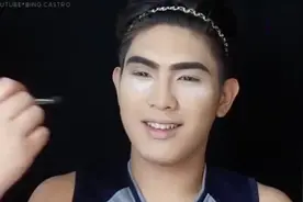 把男子化妆成女人，戴上假发后，简直不忍直视视频封面