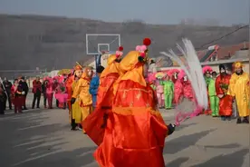 实拍：烟台海阳小纪镇笤帚夼村，原汁原味的大秧歌演出视频封面