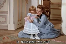 基因真好！茜茜公主的女儿太可爱了，一头金发，犹如洋娃娃一般！视频封面