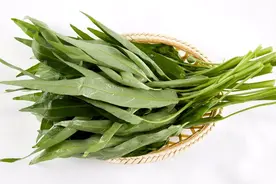 新鲜的空心菜虽然好吃，但不可以和这个一起吃，有害健康！视频封面