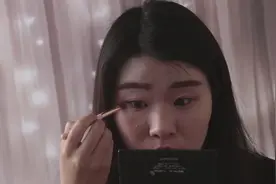 楠楠爱尚美妆：小仙女教你画眼影，喜欢淡妆的一定要学习了！视频封面
