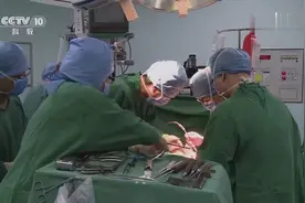 脊柱侧弯（罗锅）是可以矫正的视频封面
