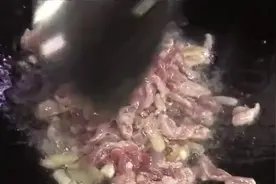 3分钟做一道不易发胖的家常银耳炒肉丝视频封面