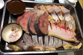 又现天价宰客？！游客哈尔滨吃鱼，一顿吃掉1万多！图片