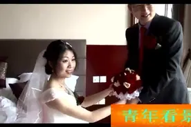 真实婚礼 新郎刚进门 新娘主动献吻 好恩爱啊视频封面