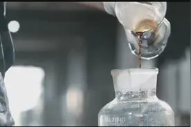 实拍取熊胆汁的过程，真的很残忍吗？视频封面