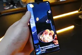 Vivo iQOO手机基本功能简介，主打性能和游戏，性价比很高视频封面