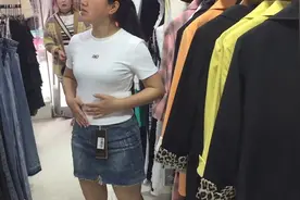 农村100多斤的大胖子，换上超短裙搭配紧身衣，目测只有80斤视频封面