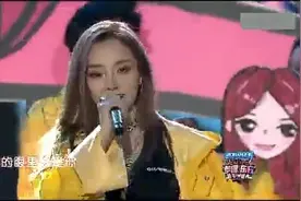 贾乃亮、李小璐在一起劲歌热舞，台下的女儿为他俩助阵！视频封面