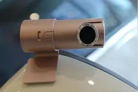 极路客发布T1智能行车记录仪图片
