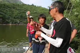 老师讲解30米深的水应该如何钓鱼！不定位浮漂钓鱼！还可以这样？视频封面