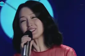 48岁杨钰莹近照曝光身材发福变大妈，脸部圆了一圈网友直呼认不出视频封面