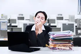 打哈欠是困了？原来哈欠也会传染！图片