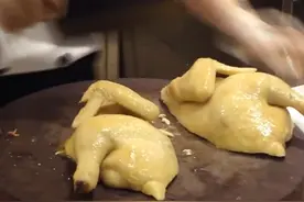 海南鸡起骨的过程，教你快速去除鸡骨头，看得口水直流视频封面