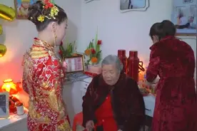 农村婚礼，新媳妇进门请茶，这样的习俗很少见视频封面