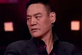 63岁巍子近照显苍老，与妻子离婚净身出户，如今儿子又帅又红视频封面