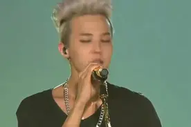 权志龙世界巡回演唱会《少年啊》是GD成名之前对自己的回忆！视频封面