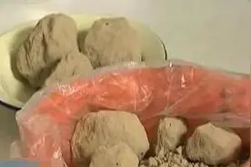 天天说吃土，原来真有人吃土，看看这些异食癖都吃啥！图片