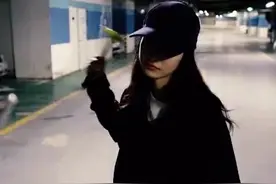 弹吉他都弱爆了好吗，要弹棉花 提神醒脑的弹棉花不知不觉被洗脑图片