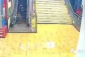 血淋淋的教训！3岁男童被电梯绞断四根手指这些害人凶器就在你身边！图片