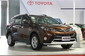 丰田RAV4因设计缺陷 在中国召回43.3万辆图片