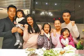 大S怀男胎晒4个月超级巨肚 头胎生女压力大图片