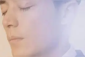 霍建华浓密鹿晗纤长钟汉良王俊凯 盘点堪称睫毛精的男明星图片