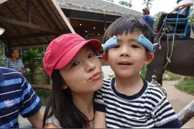 董洁儿子智商情商双高 单亲妈妈该如何教育好孩子图片