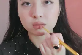 美妆博主化妆竟然开滤镜，完全看不出效果啊