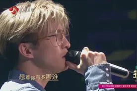 薛之谦深情演唱《小孩》，真的是太投入了，认真起来就是不一样视频封面
