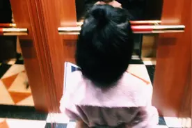 姐姐补习去了家里剩我和妹妹两个人、妹妹好像不开心视频封面