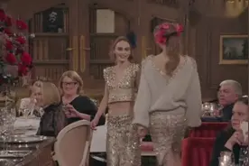 Chanel 2016-17 早秋高级手工坊系列，最喜欢的一场Chanel秀了视频封面