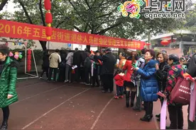 猜谜语吹蜡烛 五里店街道600余居民闹元宵图片