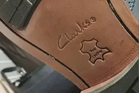 男人脚下的英伦风：Clarks 其乐男士 W型燕尾雕花布洛克图片