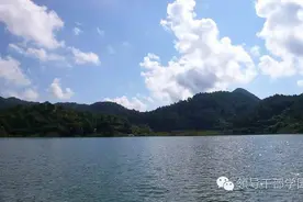「官德文化」白袍点墨，终不可渝图片