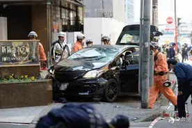 大阪站与梅田站附近发生3死8伤的重大交通事故图片