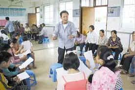 南宁：民间艺人义务教学 平话山歌唱进校园图片