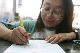 想知道电报怎么发吗？记者带你体验北京唯一能发电报的地方视频封面