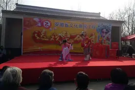 安徽省文化惠民工程“送戏进万村”活动走进孙岗图片