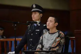 男子涉嫌拐骗1岁幼童途中两次被质疑与孩子关系图片