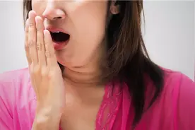 嘴里甜甜的竟是糖尿病的征兆！嘴里有这5种异味，预示着身体出现的问题视频封面