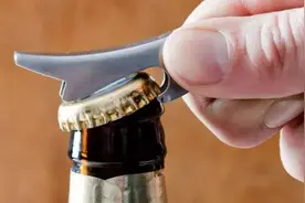 教你不用开瓶器就能打开啤酒图片