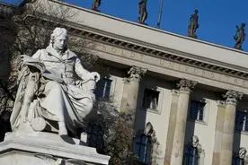 英学生出国留学人数攀升 最大诱因为学费低图片