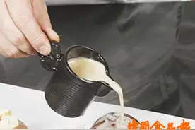 当咖啡融化了它 让味蕾跳动的巧克力球提拉米苏图片