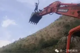 用一句话证明自己是挖机男，你怎么说？图片
