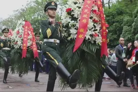“中国强大，人民幸福，烈士的鲜血没有白流！”70年前，25的郭德贤换上入狱前穿的旗袍坐等就义。视频封面