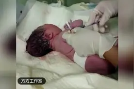 刚出生的宝宝打维生素k1 场景视频封面