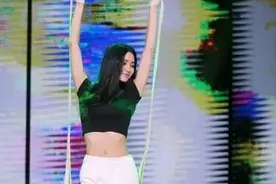 吹水|小情侣地铁里当众接吻持续7站/这位惊艳全国的“小龙女”是广西人图片